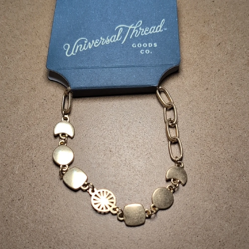 Universal Thread chic gold